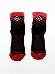 跑山獸 COOLMAX SPORT SOCKS DARK or RED