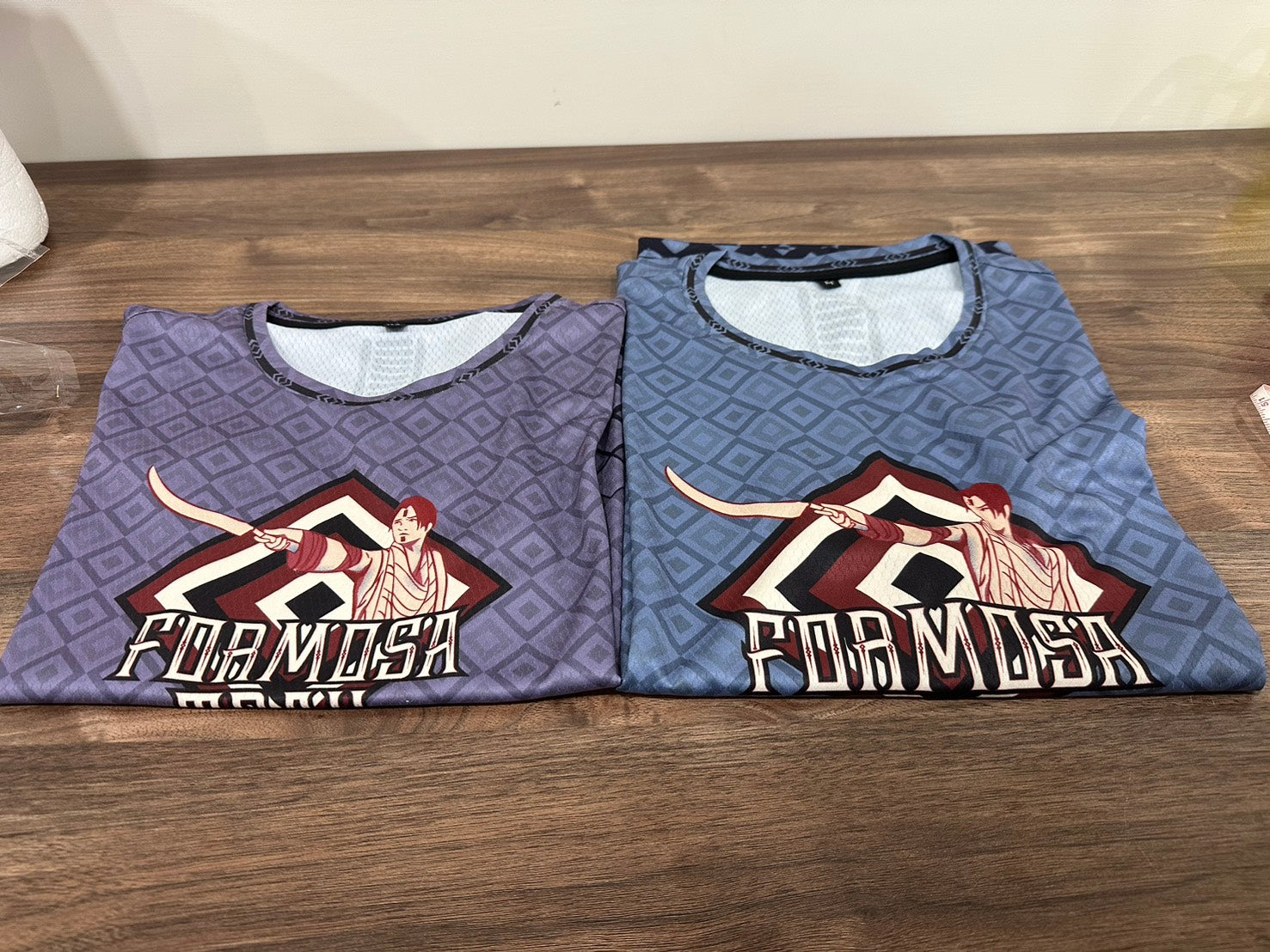 Formosa Trail 紅色 T-shirt + 帽子